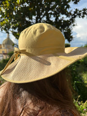 Cappello falda larga